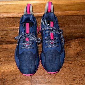 Reebok Zig Dynamica Adventure Sneaker